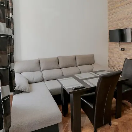 Apartamento Poarta Schei